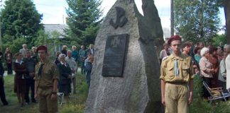Obelisk upamiętniający ofiary Powstania Warszawskiego