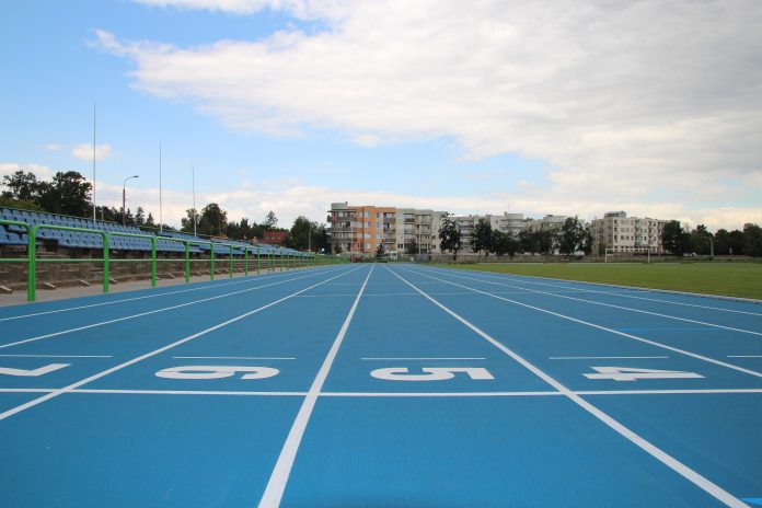 Remont bieżni wraz z modernizacją urządzeń lekkoatletycznych na terenie stadionu miejskiego w Piasecznie Bieżnia