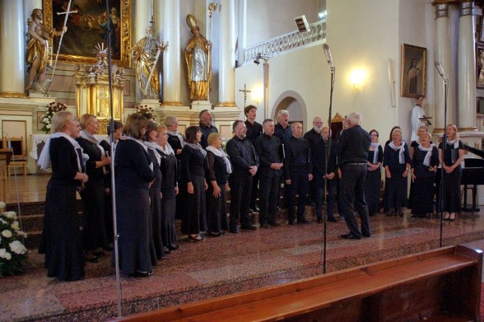 Chór Zalesiańskiego Towarzystwa Śpiewaczego na konkursie w Ejszyszkach na Litwie