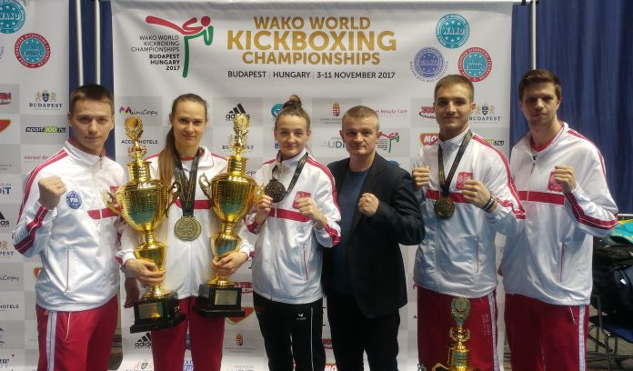 od lewej. Bartosz Baczyński -trener, Paulina Jarzmik, Dorota Godzina, Piotr Siegoczyński –prezes PZKB, Łukasz Wichowski, Tomasz Kurzeja, foto archiwum klubu