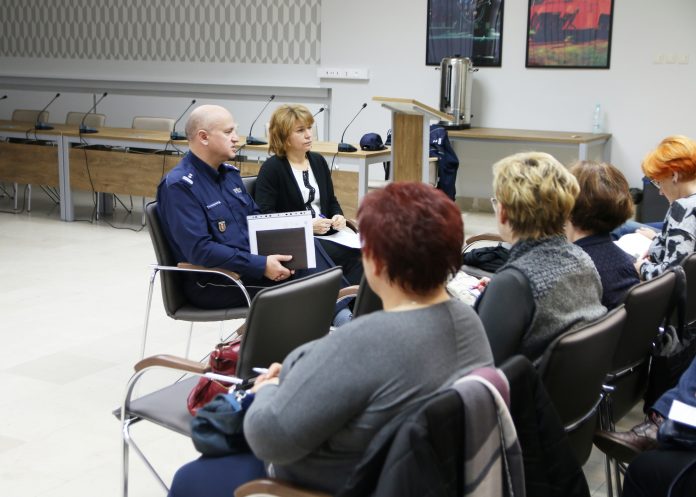 Bezpieczeństwo uczniów spotkanie z nowym komendantem