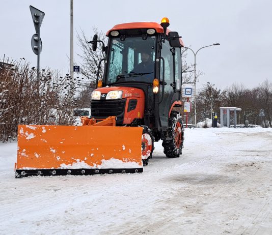 mały pług odsnieżający