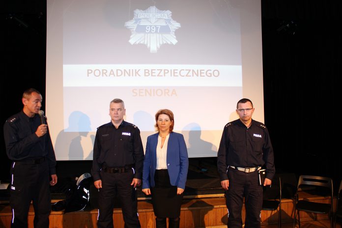 „Seniorze, strzeż się” Seniorze strzeż się - spotkanie podczas UTW