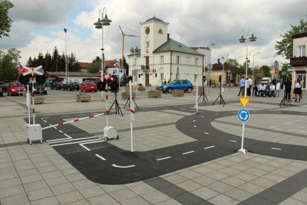 Miasteczko ruchu drogowego - test na rynku 26.04.2018 r. Foto Marcin Borkowski