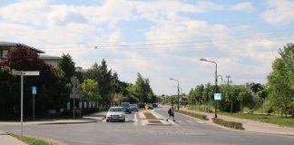 Minirondo przy skrzyżowaniu ulic Cyraneczki z Wilanowską w Józefosławiu - foto: Łukasz Wyleziński