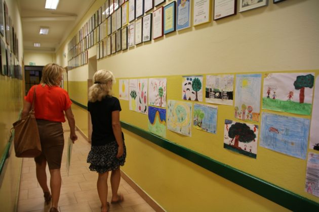 Lato w mieście - wizytacja pani wiceburmistrz w szkole w Chylicach. Foto: Małgorzata Idaczek
