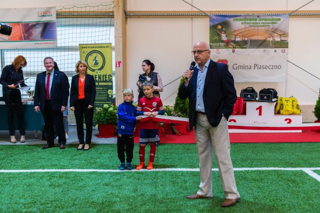 Uroczyste otwarcie krytego boiska piłkarskiego w Piasecznie