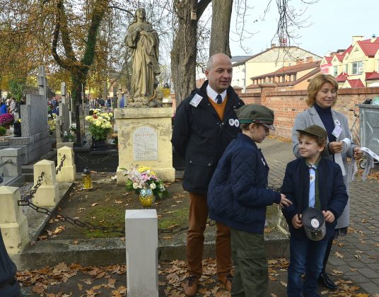 Kwesta na rzecz ratowania zabytkowych pomników na piaseczyńskim cmentarzu 2018