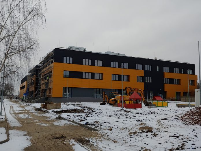 CEM otwiera podwoje CEM