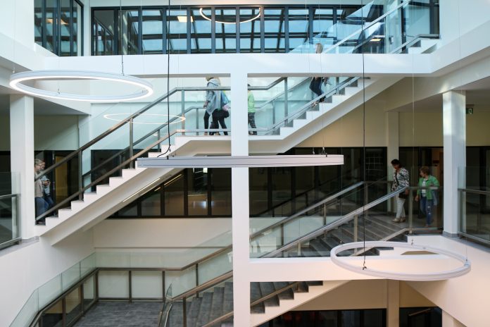 Wspólne zwiedzanie Centrum Edukacyjno-Multimedialnego Zwiedzanie CEM Centrum Edukacyjno-Multimedialnego w Piasecznie
