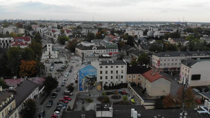 Jaki cel ma wprowadzona w centrum Piaseczna nowa organizacja ruchu?