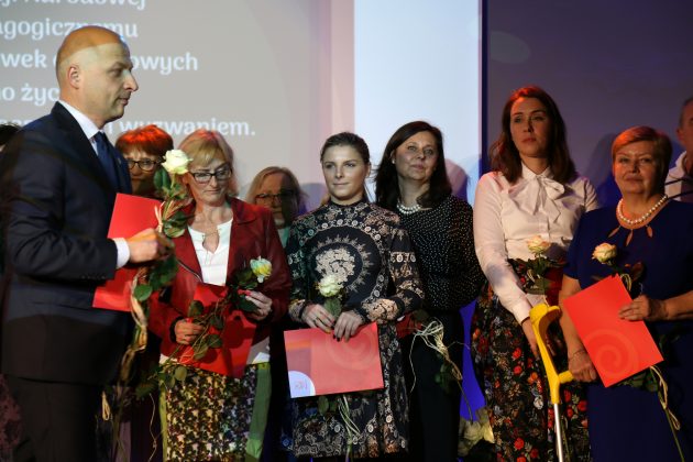 Wyróżnieni Dyrektorzy i Nauczyciele placówek szkolno-przedszkolnych z gminy Piaseczno