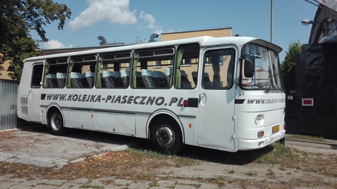 Wycieczka zabytkowym autobusem do Elektrociepłowni Warszawa Siekierki Autosan