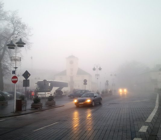 Mgła ulica Kościuszki - Ratusz w Piasecznie