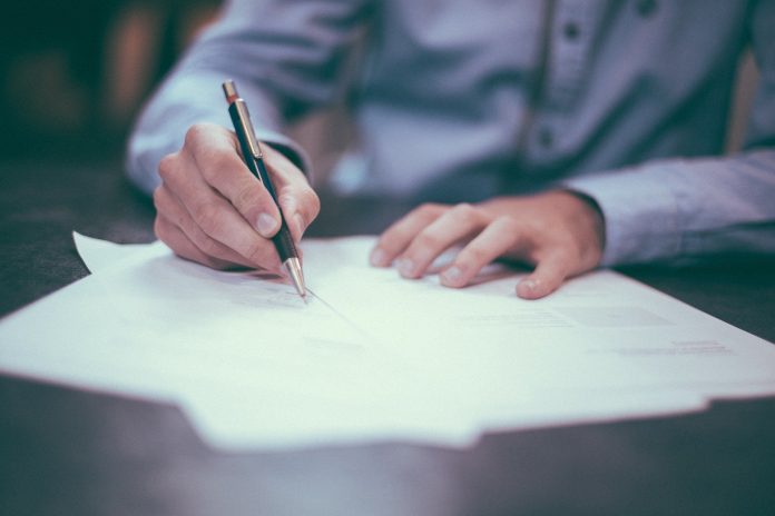 Użytkowanie wieczyste – 29 lutego mija termin wnoszenia opłat z bonifikatą 60% writing-1149962_1920 - źródło: pixabay.com