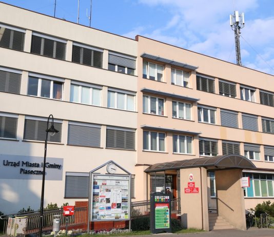 Budynek Urzędu Miasta i Gminy Piaseczno przy ul. Kościuszki 5