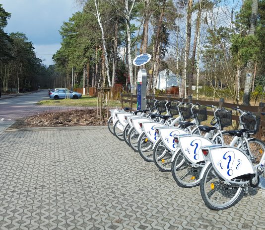 Piaseczyński Rower Miejski, stacja przy Górkach Szymona w Zalesiu Dolnym - foto Marcin Borkowski