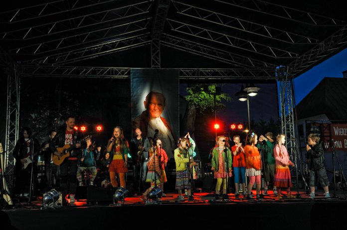 Koncert Arki Noego w Piasecznie z okazji kanonizacji Jana Pawła II w 2014 roku, foto: Piotr Michalski