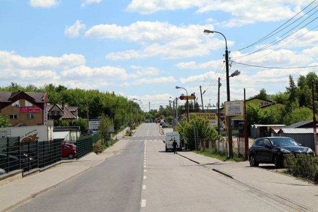 Ulica Dworcowa od parkingu przy CEM do skrzyżowania z Nadarzyńską przed remontem