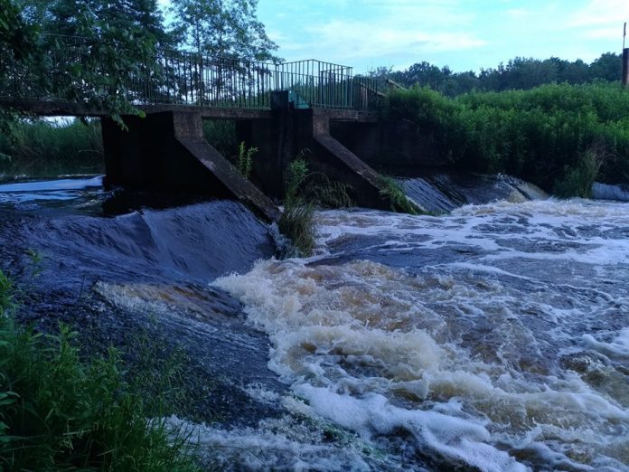 Wysoka woda na rzece Zielonej, fot. Małgorzata Idaczek