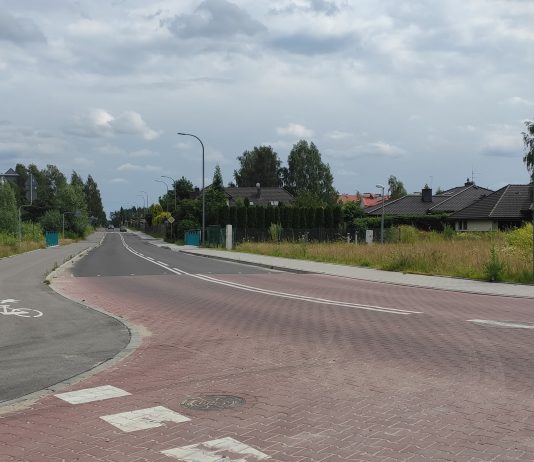 Rozbudowa ulicy Głównej w Bobrowcu w ramach Funduszu Dróg Samorządowych
