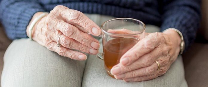 Godziny dla seniorów od 15 października Ilustracja. Godziny dla seniora od 15 października. Bądźmy solidarni, odpowiedzialni i troszczmy się o naszych seniorów