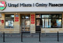 Budynek Urzędu Miasta i Gminy Piaseczno przy ul. Warszawskiej 1 w Piasecznie.