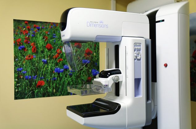 Urządzenie do mammografii - widok z bliska