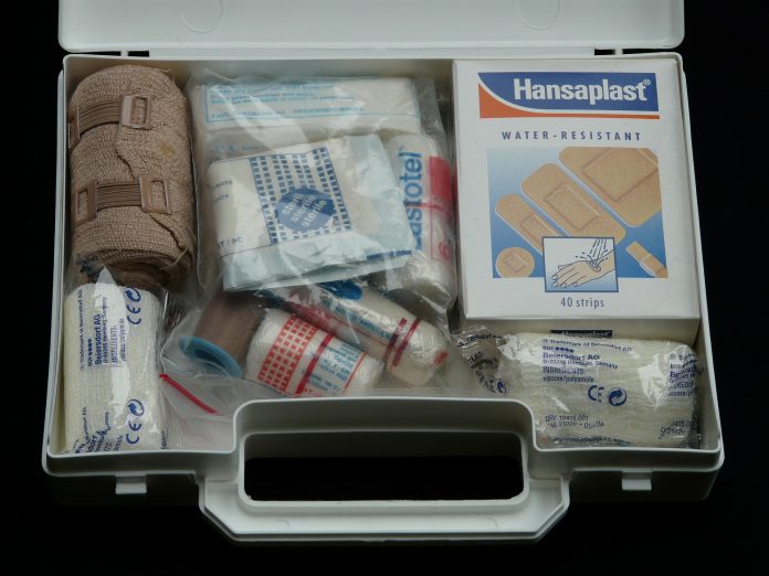 Apteczka pierwszej pomocy First Aid Kit