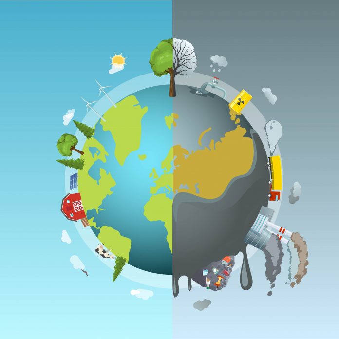 Circle ecology composition with cartoon style drawn earth globe divided into two halves clean and polluted vector illustration Environmental Pollution Round Concept Designed by macrovector / Freepik