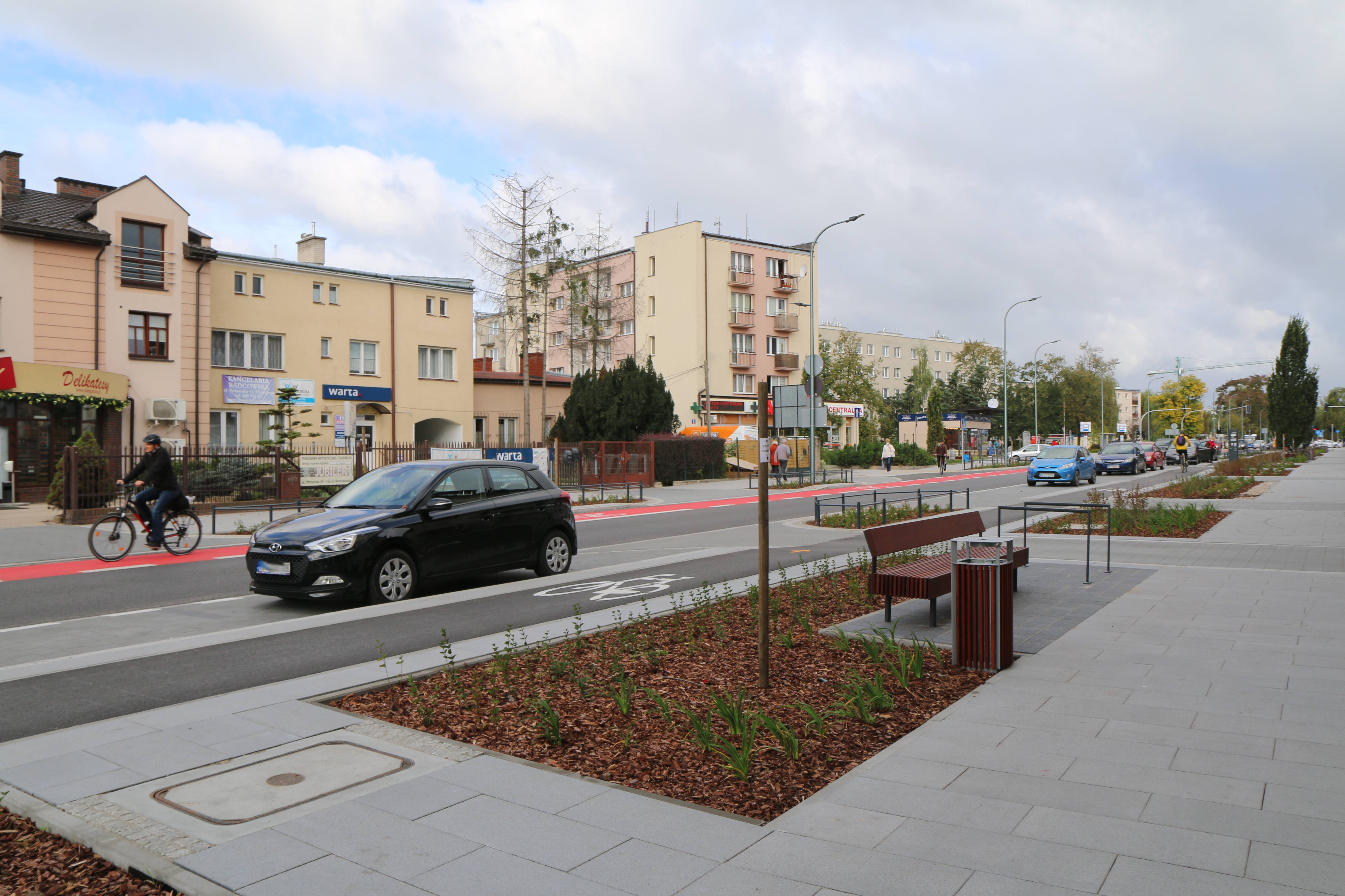 Patrzymy w przyszłość – zmieniamy centrum miasta. Na zdjęciu ulica Puławska po modernizacji.