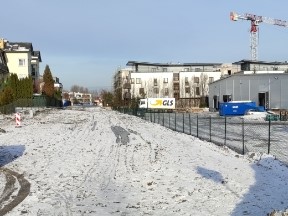 Budowa kanalizacji deszczowej w ul. Jutrzenki. Na zdjęciu ul. Jutrzenki w Józefosławiu.