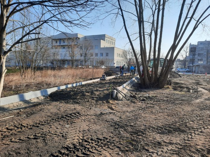Ścieżka pieszo-rowerowa połączy Kościuszki z Czajewicza. na zdjęciu budowa ścieżki.