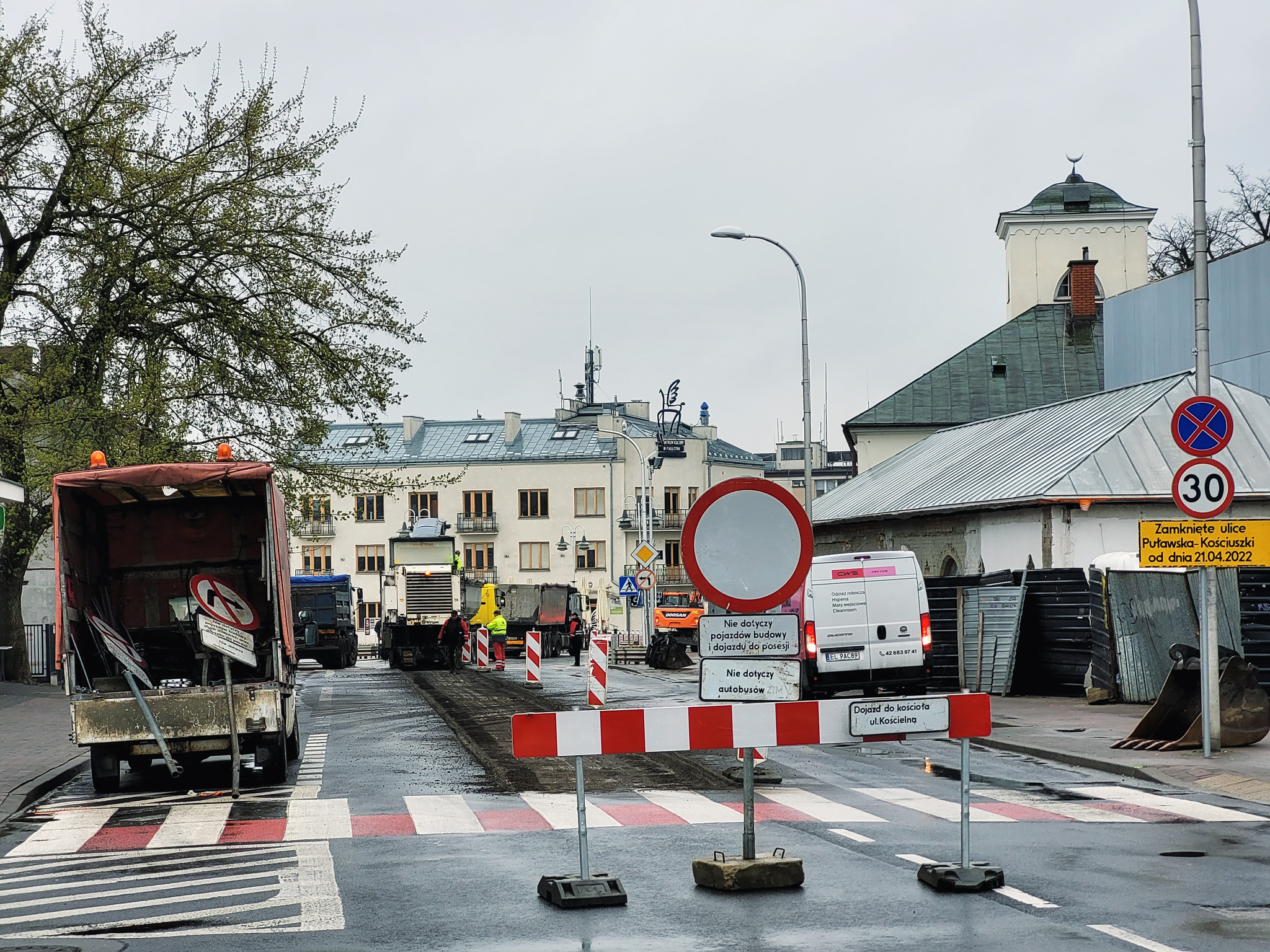21 kwietnia rozpoczęła się przebudowa kolejnego odcinka ulicy Puławskiej w Piasecznie, foto Marcin Borkowski