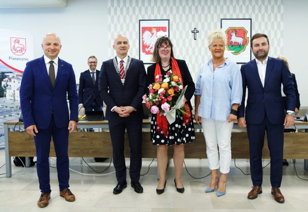 Burmistrz oraz Prezydium Rady wraz z Joanną Morawską
