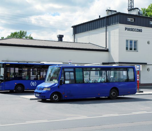 Autobusy przy PKP Piaseczno