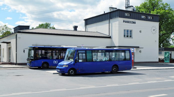 Autobusy przy PKP Piaseczno