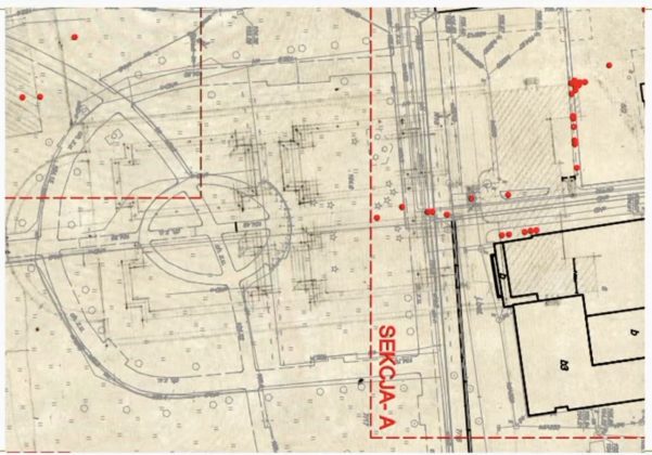 Nałożenie zarysu II pałacu na obecne mapy w parku miejskim w Piasecznie tożsame z lokalizacja Lustpalais z ogrodem barokowym w Piasecznie