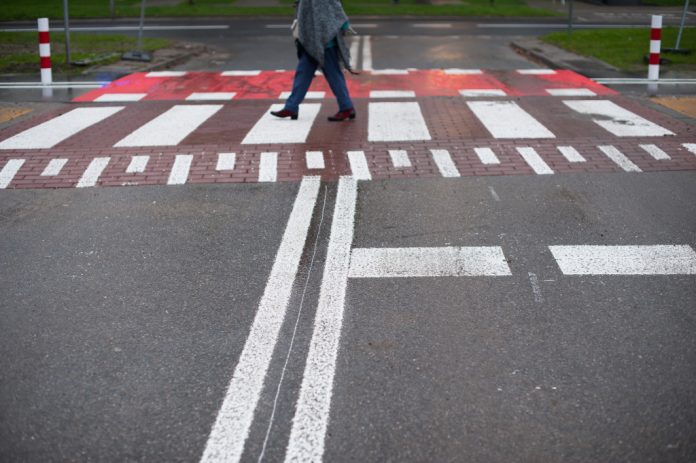 Opis projektu pn. Poprawa bezpieczeństwa pieszych na drogach gminnych w Piasecznie poprzez wyniesienia przejść dla pieszych oraz wybudowanie progów zwalniających Poprawa bezpieczeństwa pieszych na drogach gminnych z dofinansowaniem