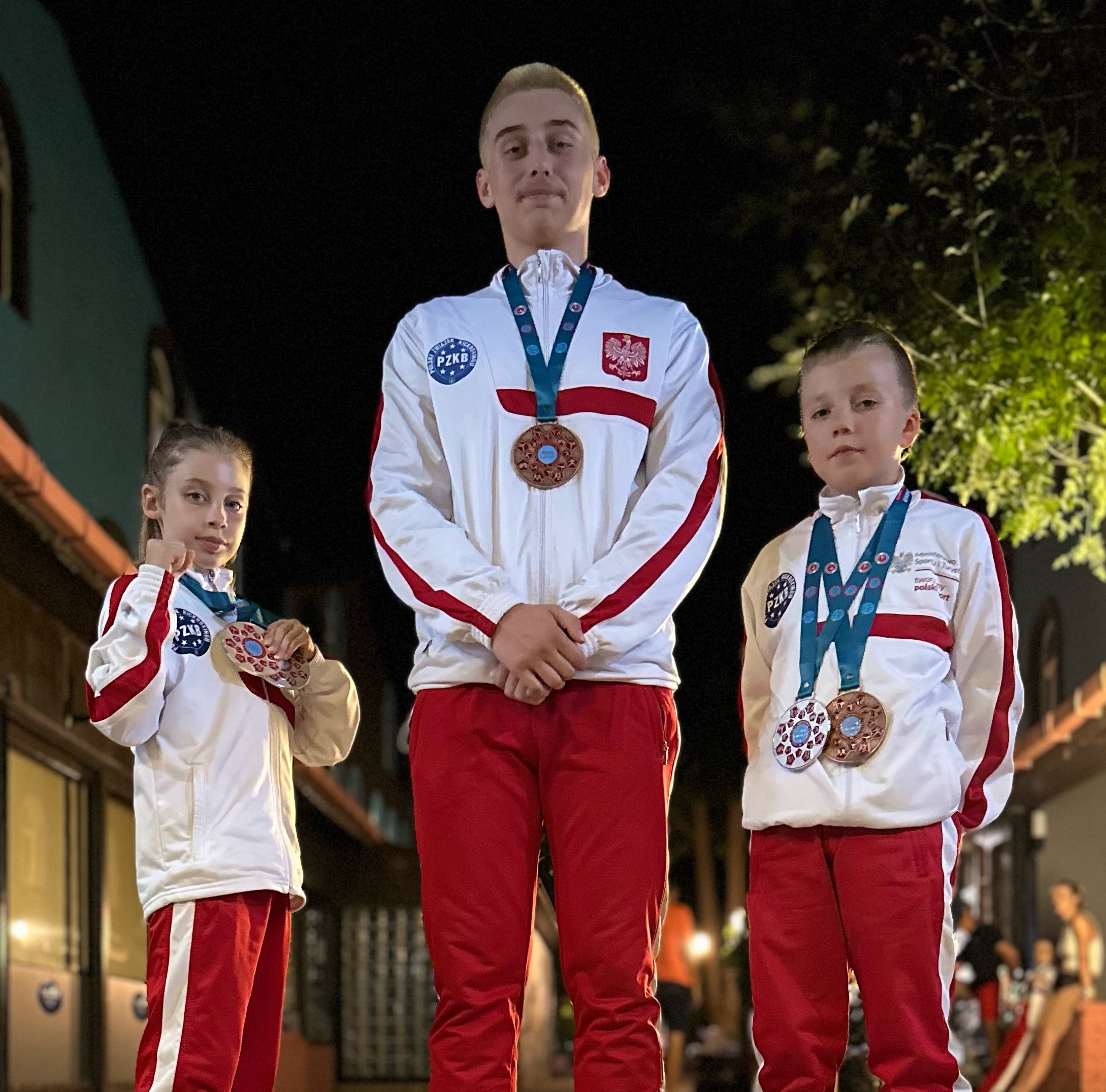 Medaliści Nadia Korda, Sebastian Jędraś i Wiktor Lach 2023