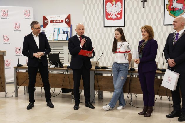 podziekowania za reprezentowanie Gminy Piaseczno od burmistrza