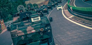 Ilustracja. Ćwiczenia NATO – ruch kolumn pojazdów wojskowych na autostradach i drogach ekspresowych