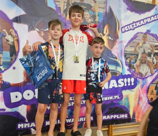 Młodzi zawodnicy The Six Mates BJJ Fight Club Piaseczno z medalami na Róża Fight Cup 10