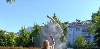 Kurtyny wodne w Piasecznie na ochłodę w upalne dni. Foto: Małgorzata Idaczek-Michalska