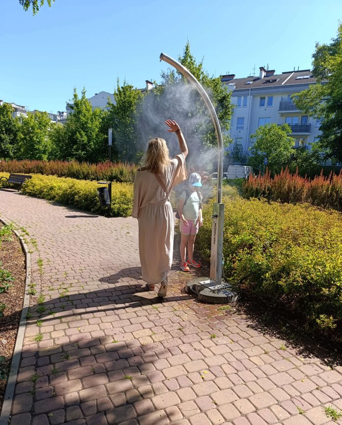 Na upały kurtyny wodne Kurtyny wodne w Piasecznie na ochłodę w upalne dni. Foto: Małgorzata Idaczek-Michalska