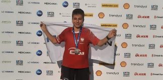 zawodnik z medalem