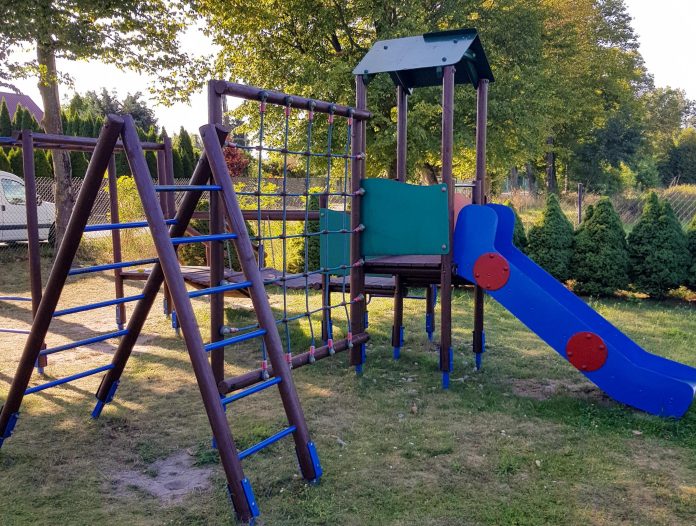 plac zabaw w Pęcherach