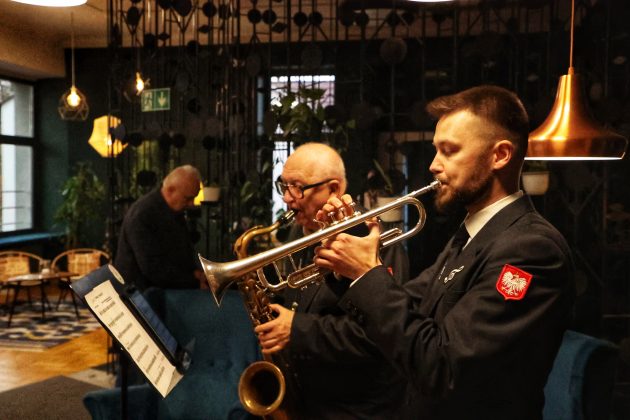 Marsz Mendelssohna w wykonaniu piaseczyńskiej orkiestry