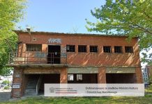 Dofinansowanie na modernizację jednego z budynków wąskotorówki budynek ceglany