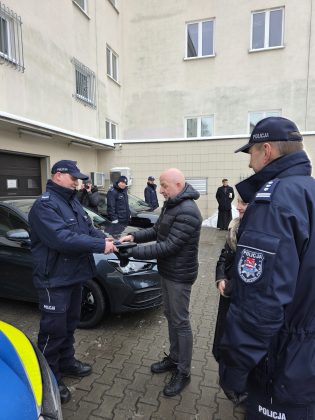 Nowe radiowozy dla Policji. Wsparcie Gminy Piaseczno